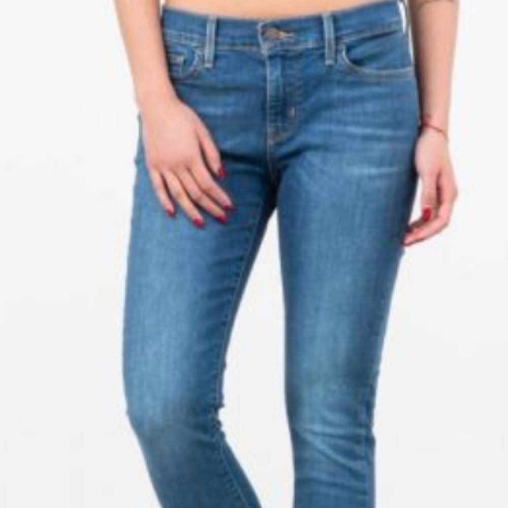 NWOT Levi’s 710 Skinny jeans